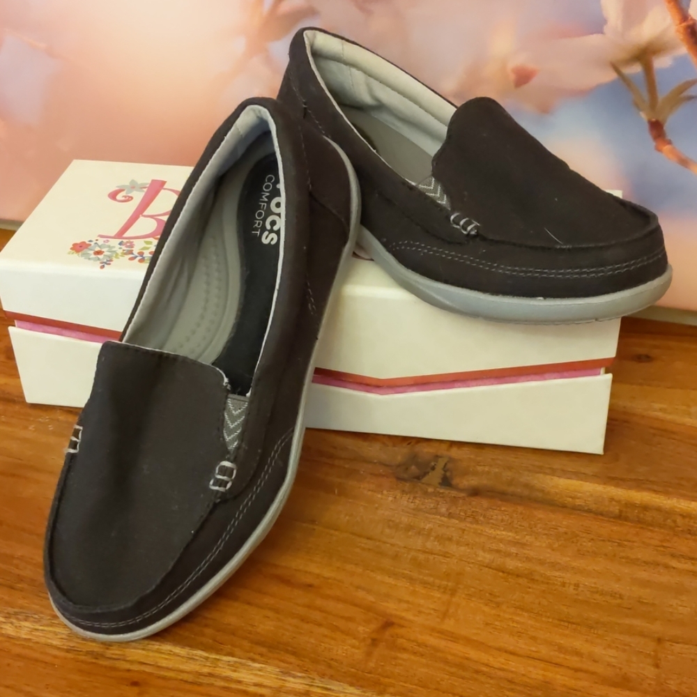 Crocs Slip On Loafer Sneakers Black and Grey, sz 5